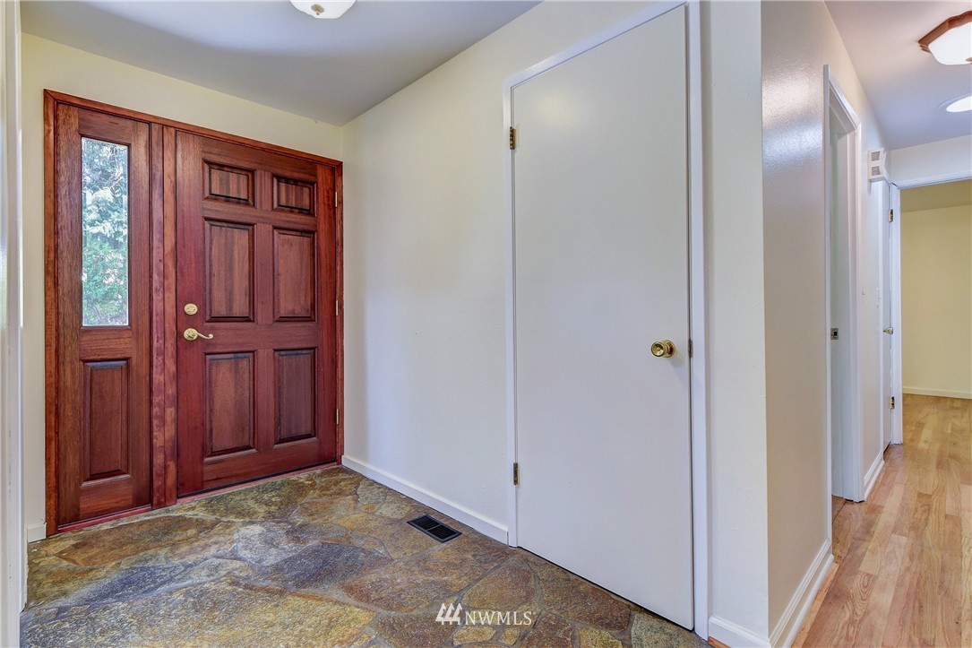 6523 Southeast 3rd Place Renton, WA 98059 - Photo 5 of 25