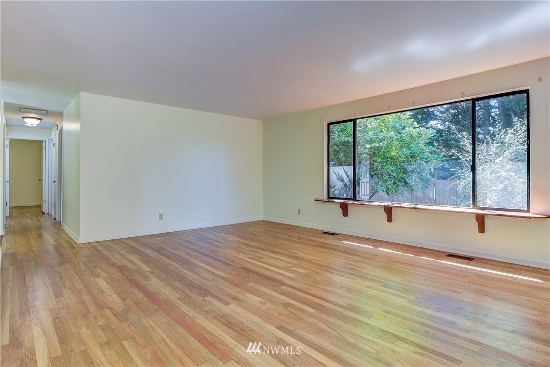 6523 Southeast 3rd Place Renton, WA 98059 - Photo 6 of 25