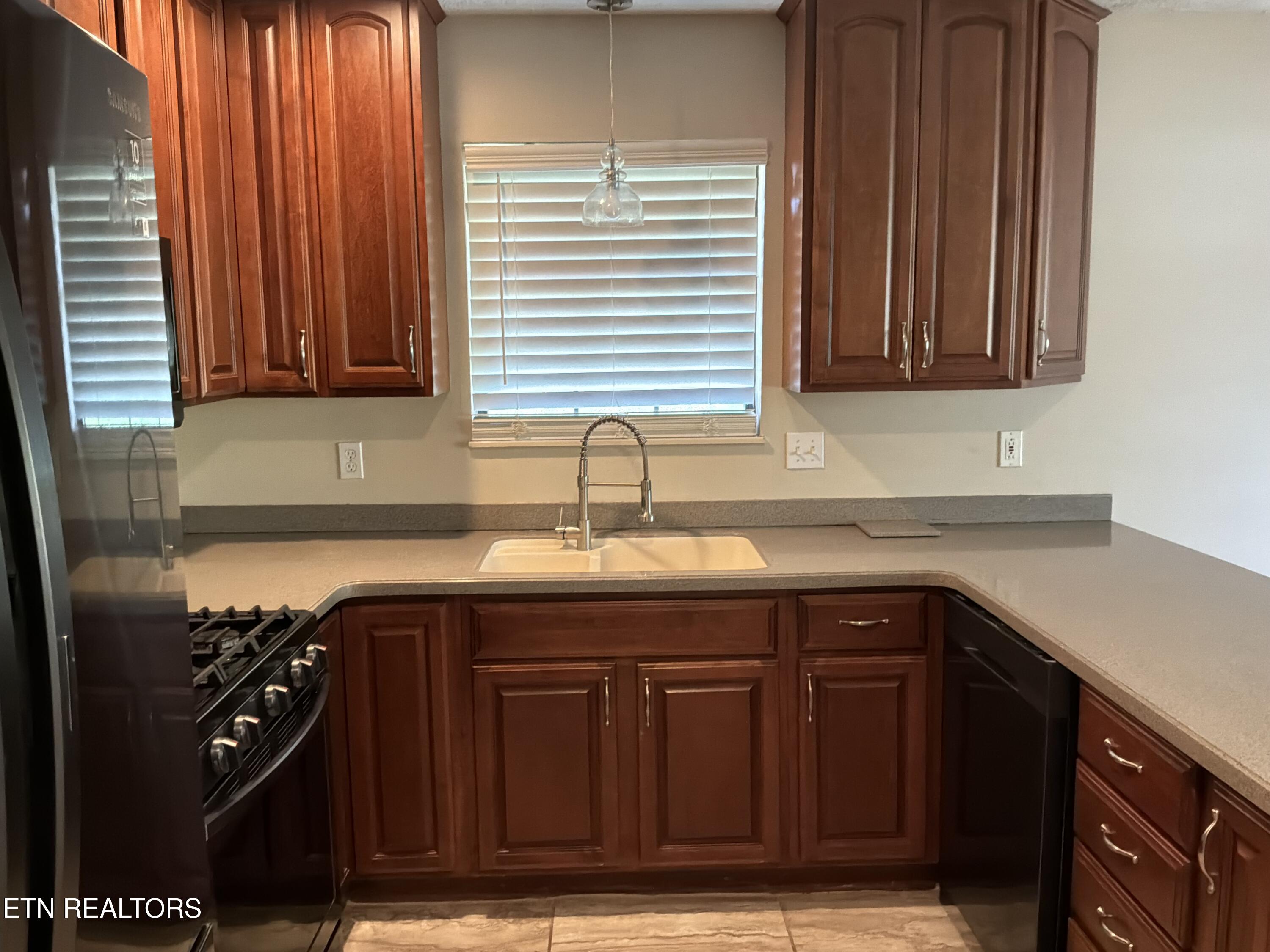 819 Sailview Road Knoxville, TN 37934 - Photo 11 of 22 IMG_0073