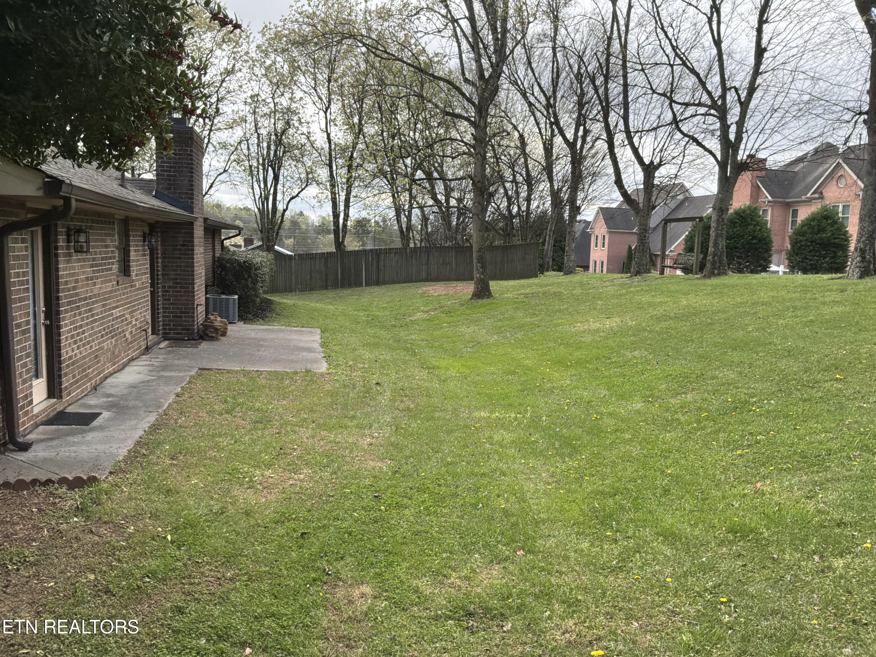 819 Sailview Road Knoxville, TN 37934 - Photo 7 of 22 IMG_0056