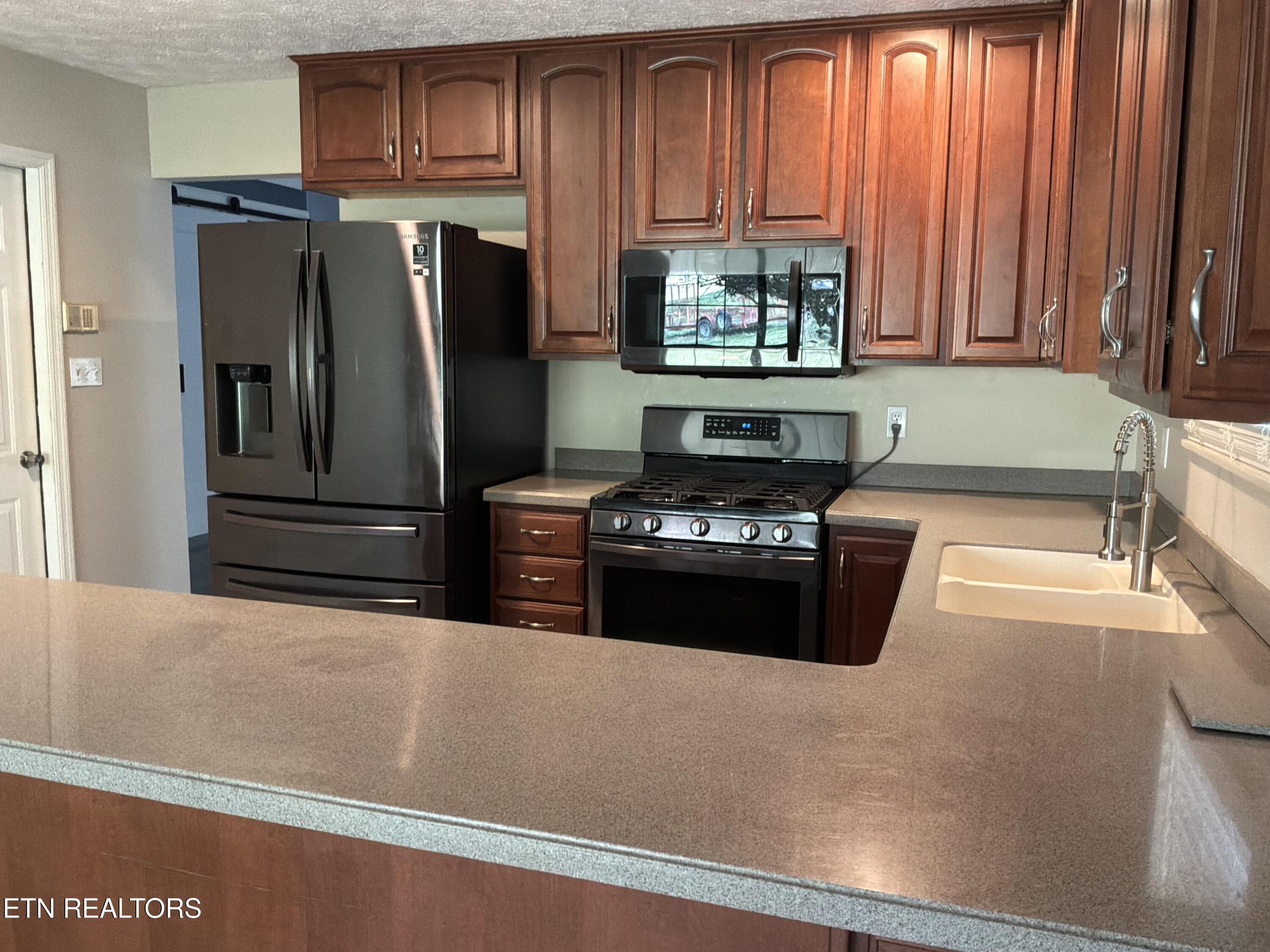 819 Sailview Road Knoxville, TN 37934 - Photo 10 of 22 IMG_0074