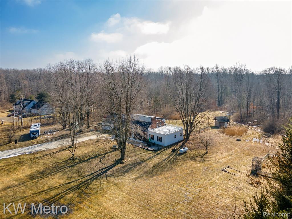 8665 Meskill Road Columbus, MI 48063 - Photo 5 of 55