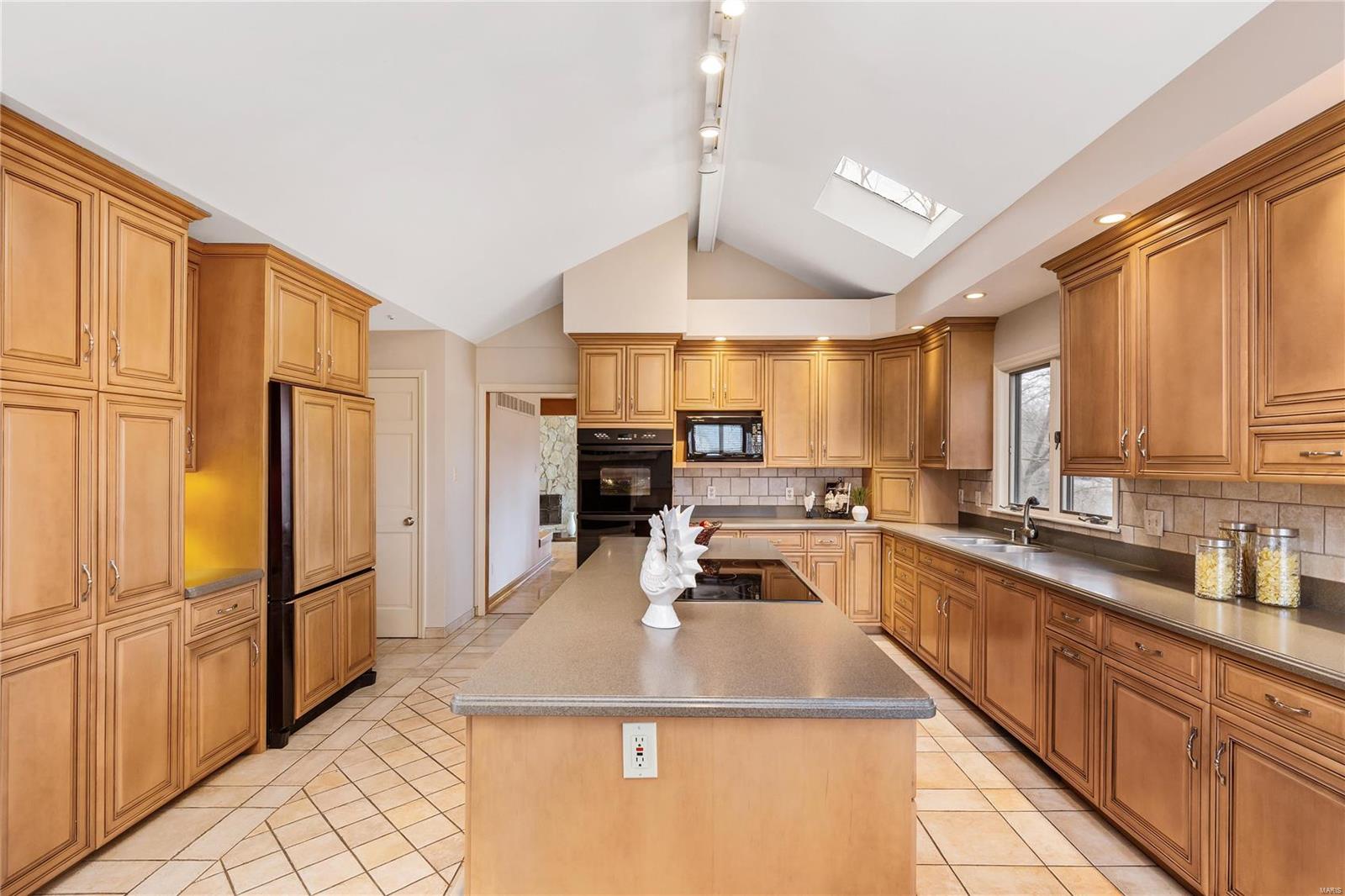 44 Chesterfield Lakes Road Chesterfield, MO 63005 - Photo 13 of 52 Gallery Image 13