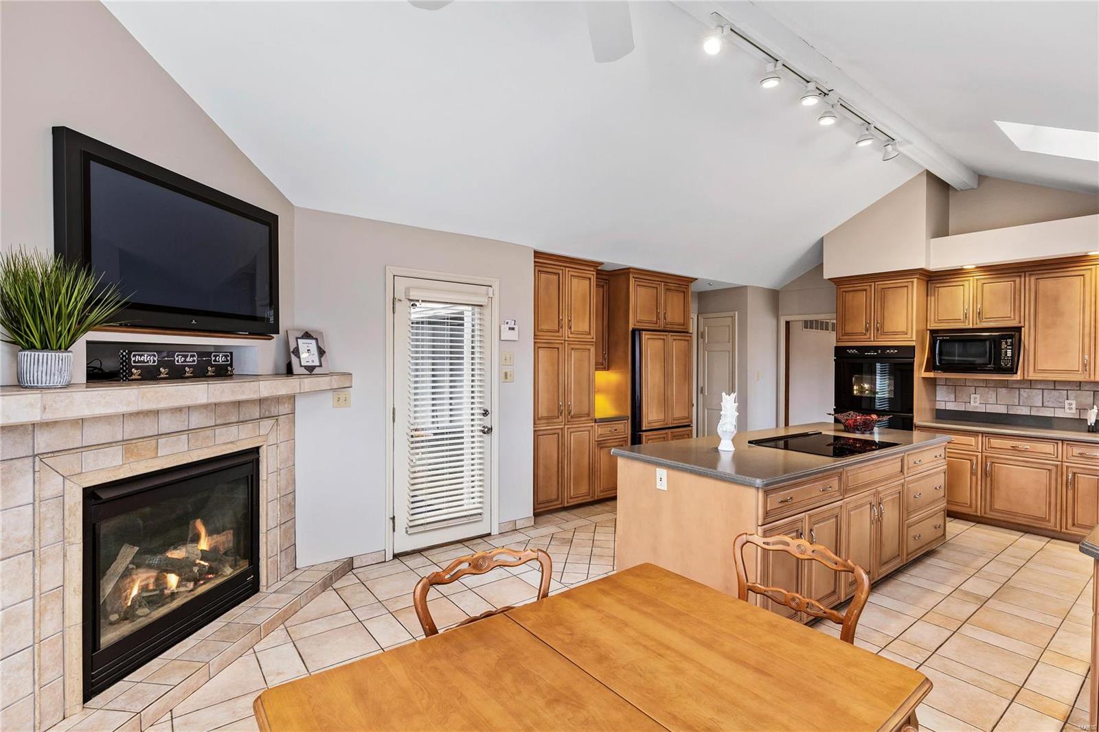 44 Chesterfield Lakes Road Chesterfield, MO 63005 - Photo 15 of 52 Gallery Image 15