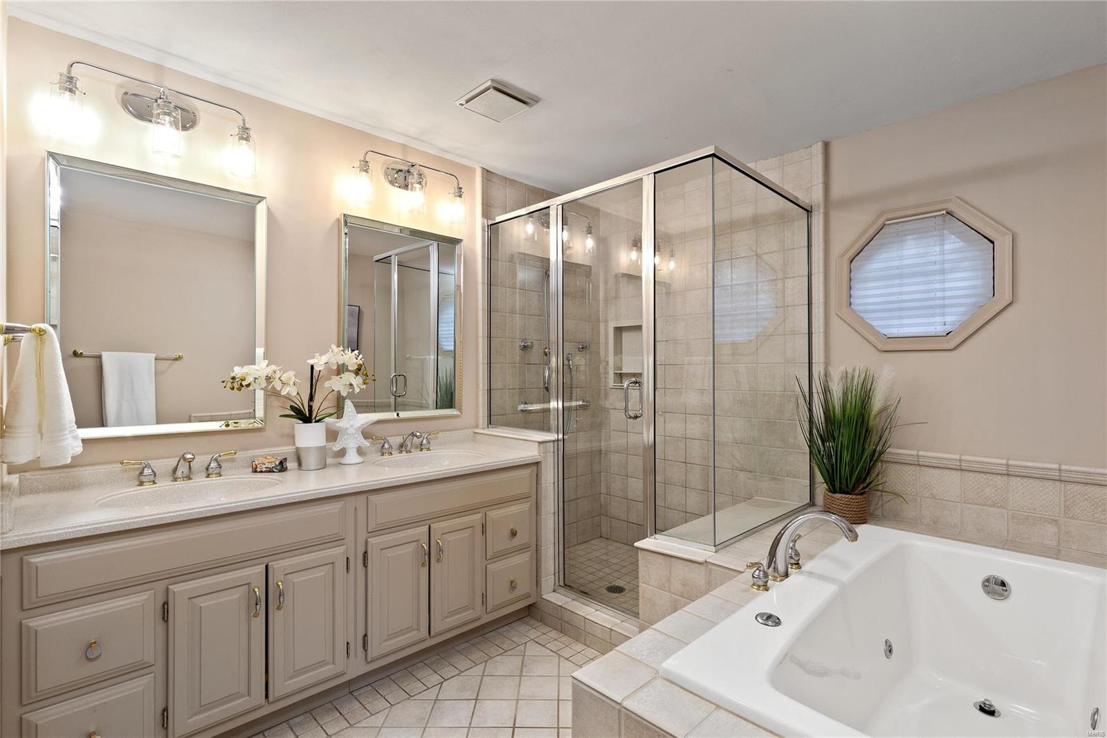 44 Chesterfield Lakes Road Chesterfield, MO 63005 - Photo 26 of 52 Gallery Image 26