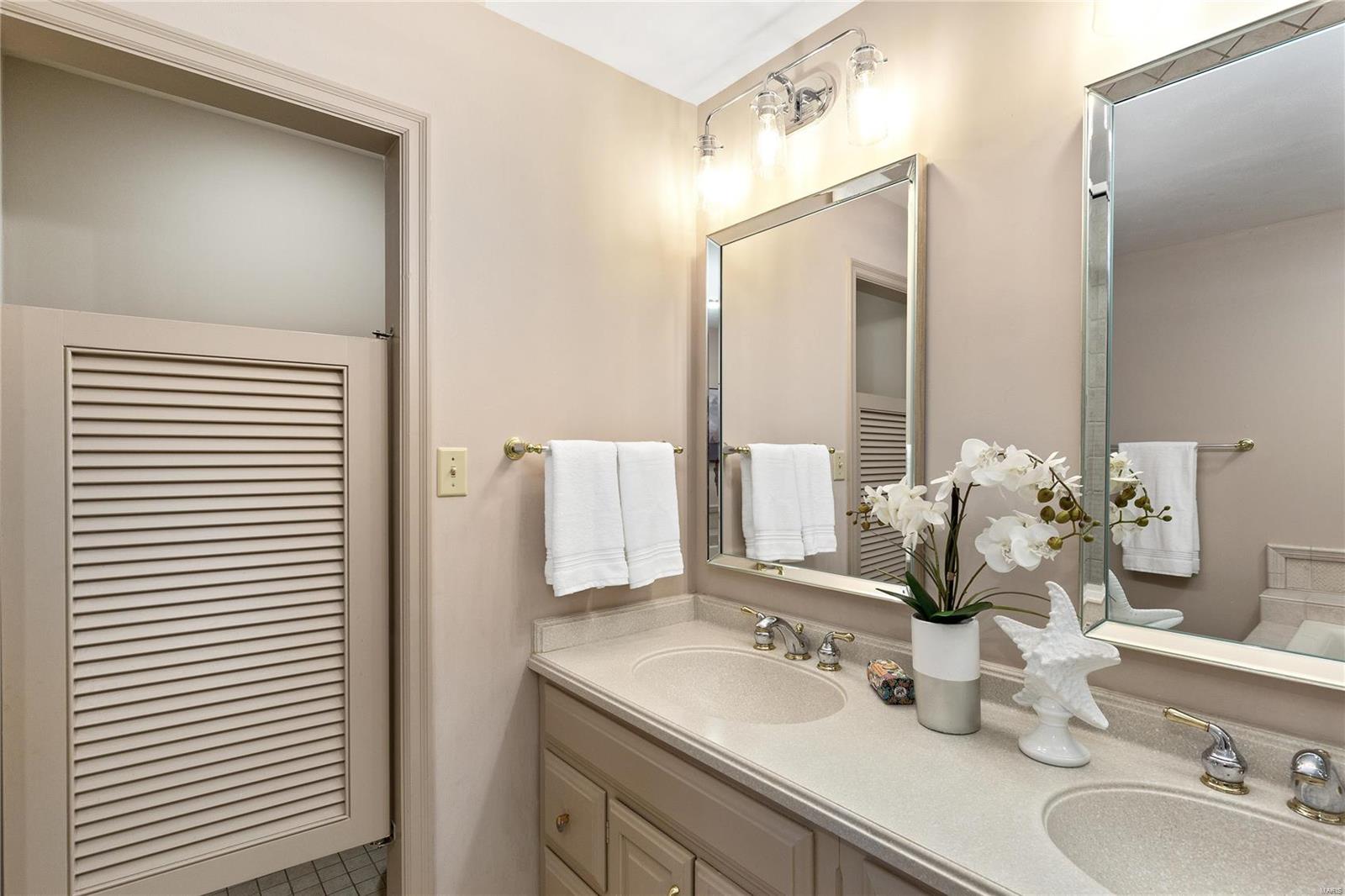 44 Chesterfield Lakes Road Chesterfield, MO 63005 - Photo 27 of 52 Gallery Image 27