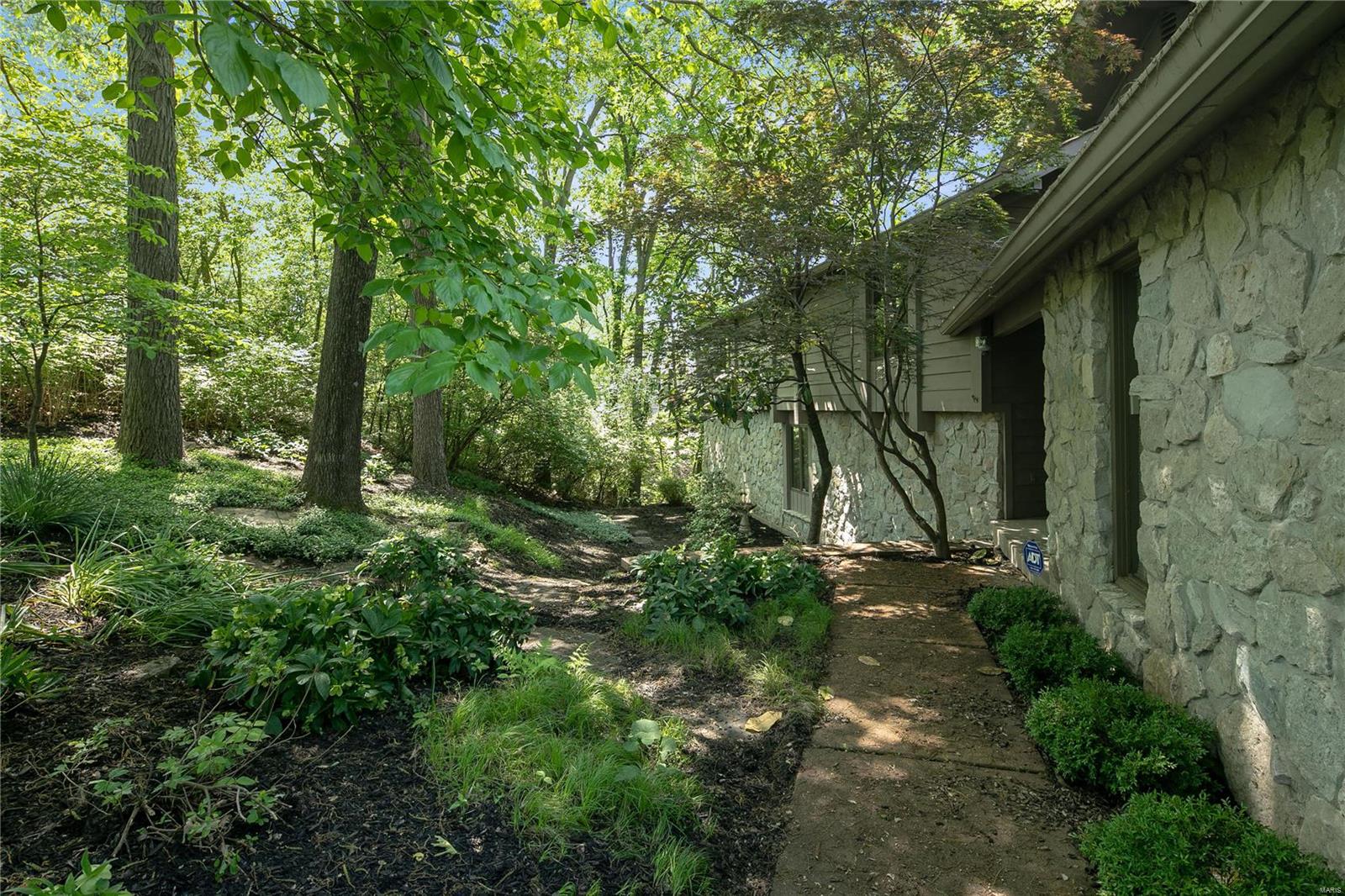 44 Chesterfield Lakes Road Chesterfield, MO 63005 - Photo 4 of 52 Gallery Image 4