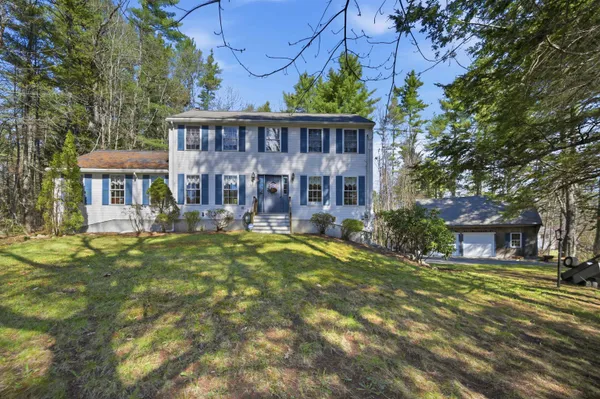 $745,000 | 5 Sleeper Lane, Sandown, NH 03873
