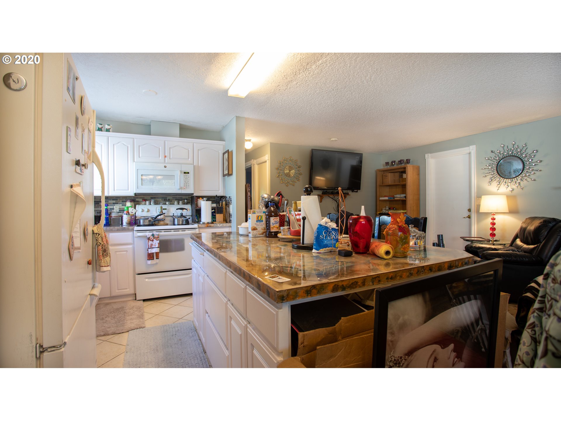 1630 Thompson Road Woodburn, OR 97071 - Photo 5 of 14 Gallery Image 5