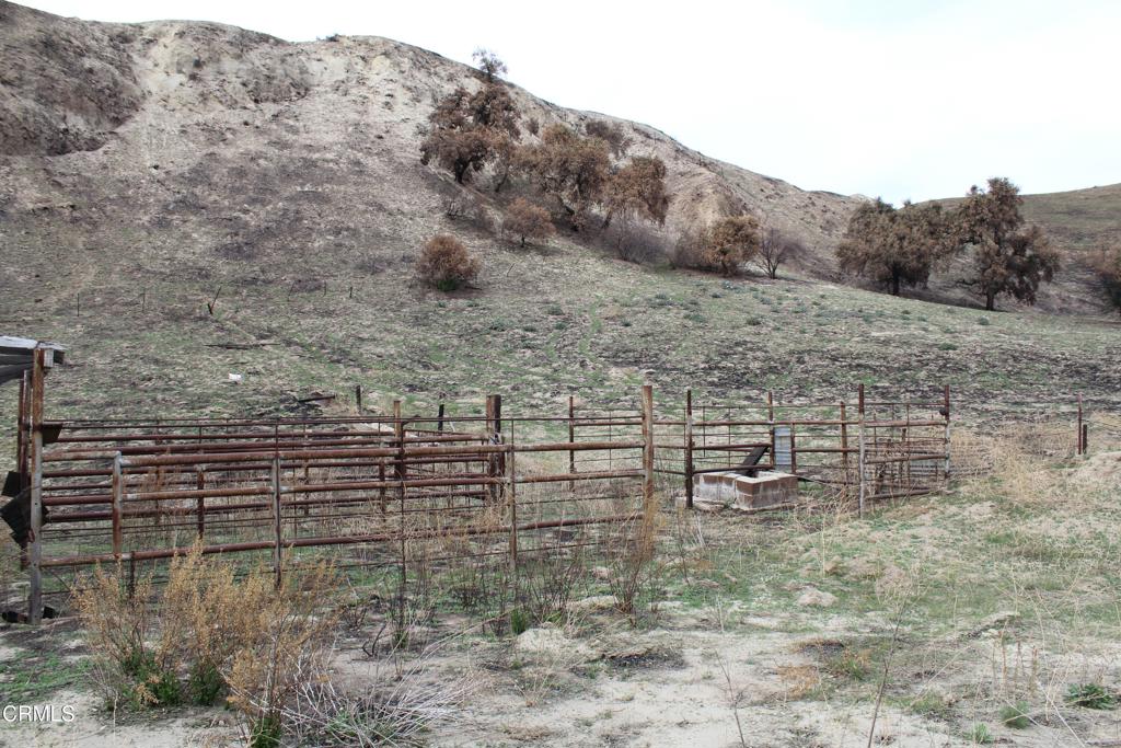 31029 Hasley Canyon Road Castaic, CA 91384 - Photo 17 of 27