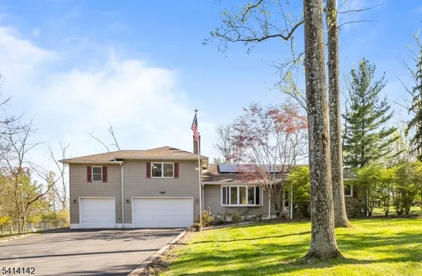 $695,000 | 29 Leffler Hill Road, Flemington, NJ 08822