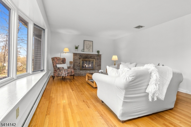 29 Leffler Hill Road Flemington, NJ 08822 - Photo 4 of 26