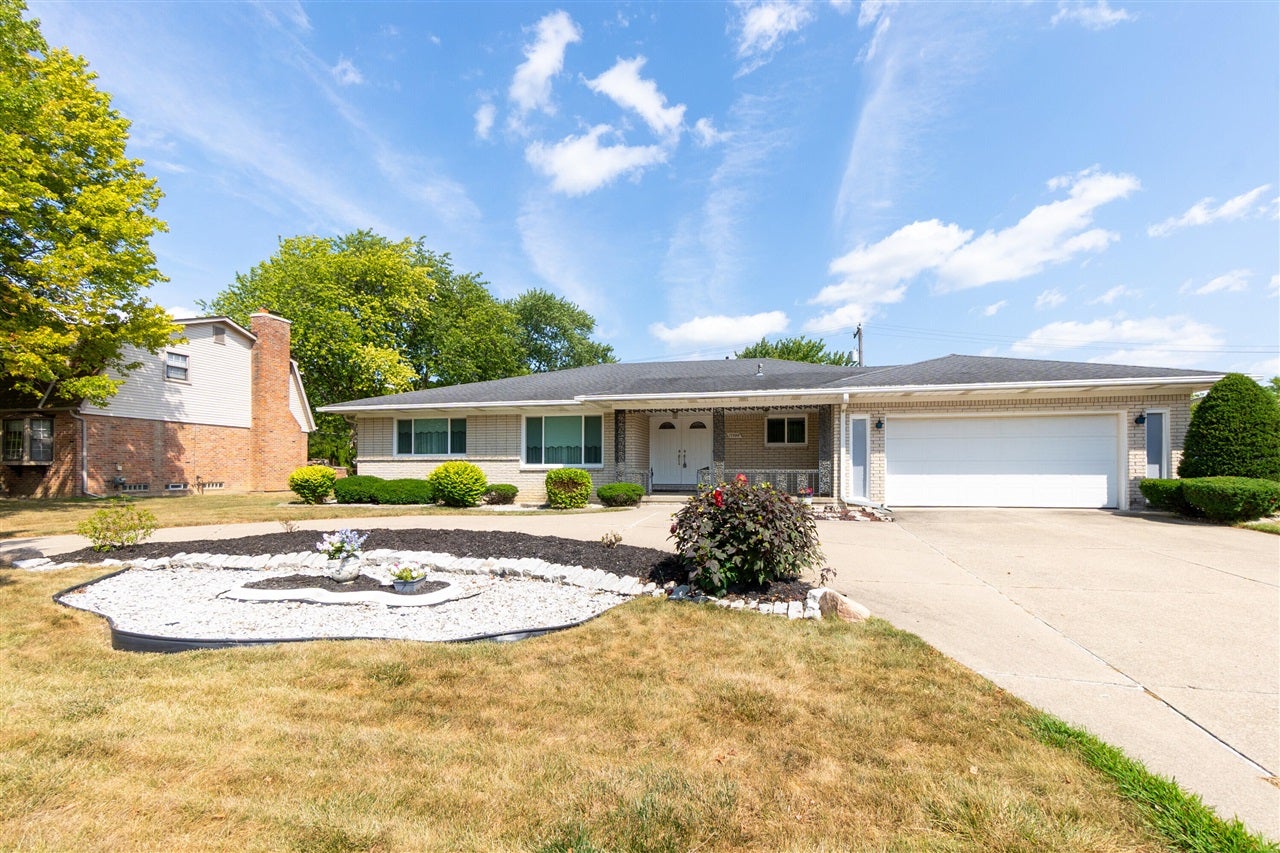 17596 Levan Road Livonia, MI 48152 - Photo 2 of 44 Gallery Image 2