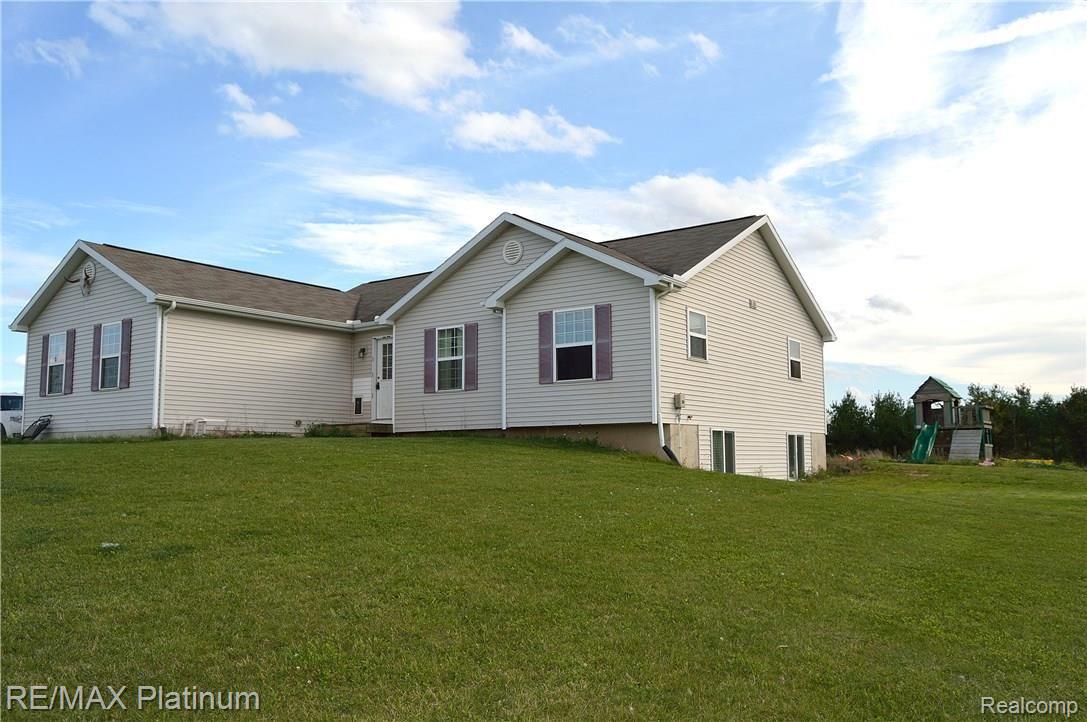 5454 Royce Road Webberville, MI 48892 - Photo 3 of 55 DSC_0164.JPG