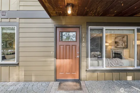 $289,500 | 21305 48th Avenue West, Unit B110, Mountlake Terrace, WA 98043