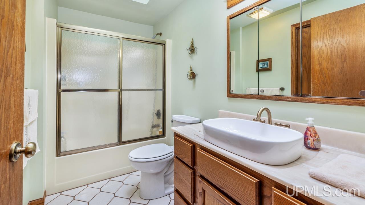 2015 North Cosgrove Lake Road Florence, WI 54121 - Photo 14 of 40