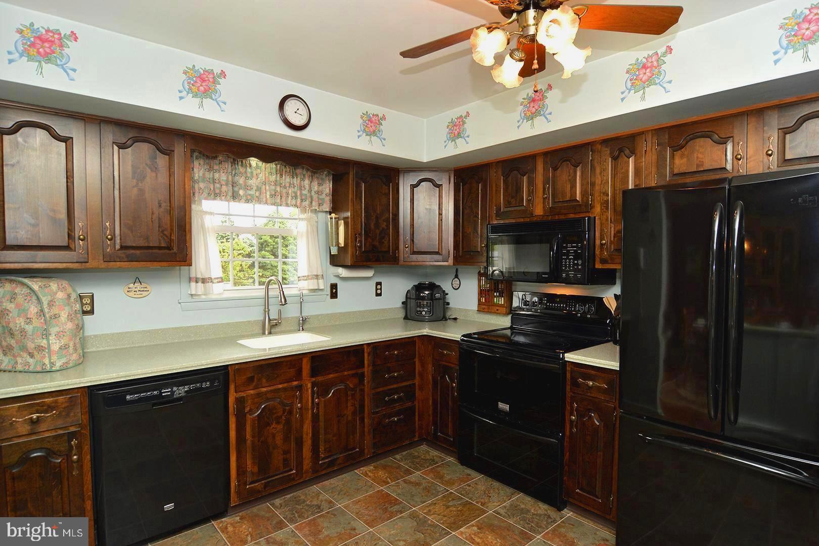 725 Lorane Road Reading, PA 19606 - Photo 12 of 36 Gallery Image 12