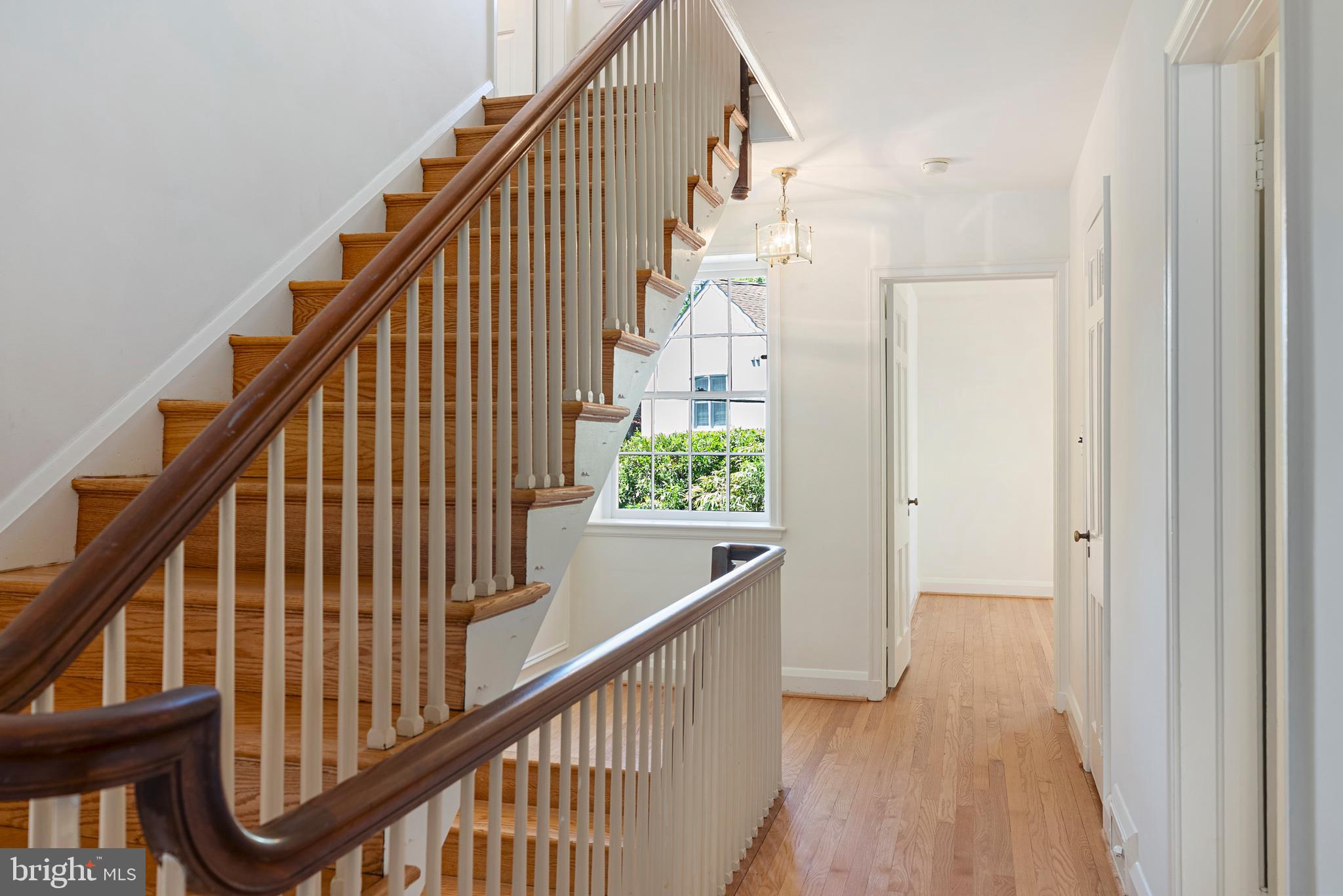 602 Stoneleigh Road Baltimore, MD 21212 - Photo 13 of 31 a view of entryway