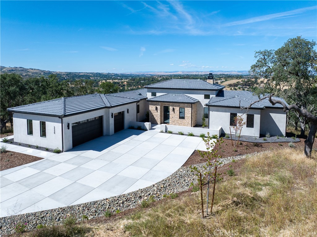 2220 Battering Rock Road Templeton, CA 93465 - Photo 54 of 59 a view of a house with a patio
