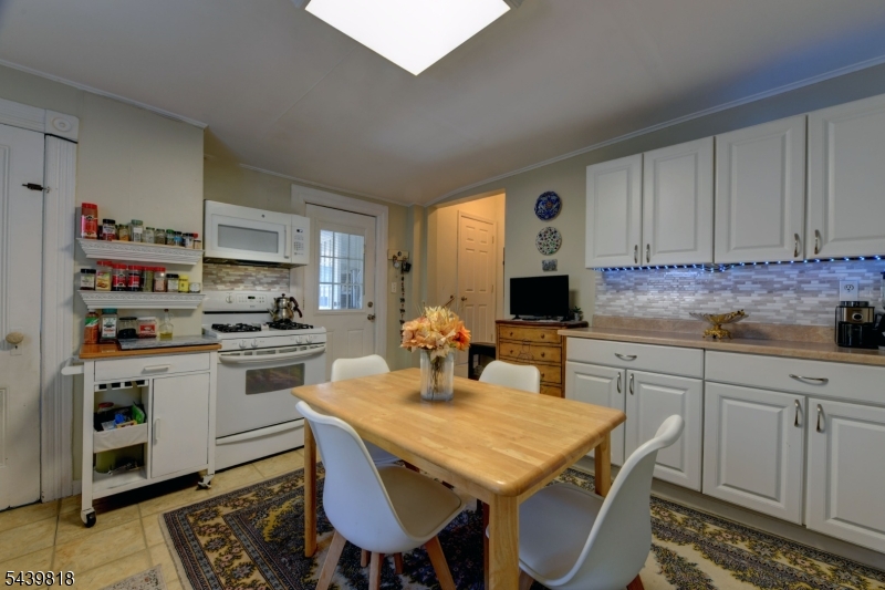 9 Walnut Street Little Falls, NJ 07424 - Photo 12 of 33