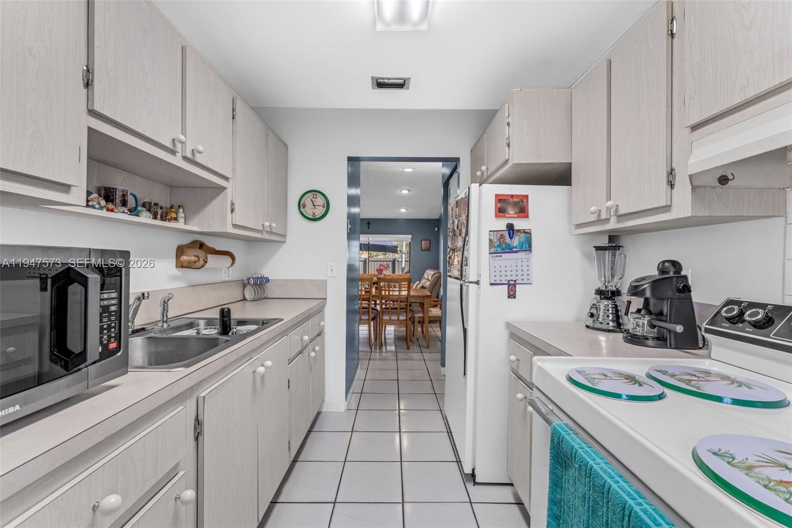 5307 Southwest 140th Place Miami, FL 33175 - Photo 8 of 23