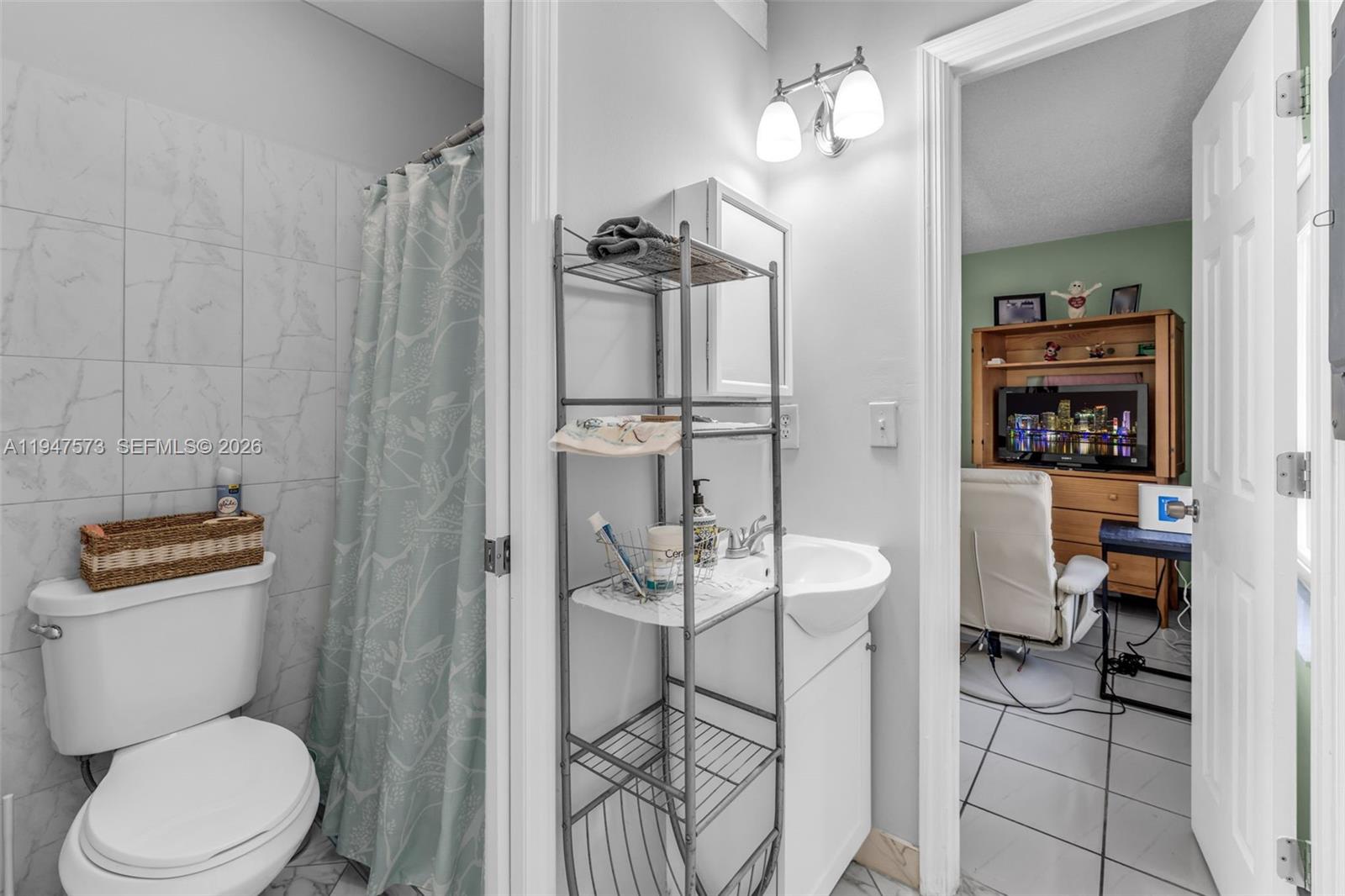 5307 Southwest 140th Place Miami, FL 33175 - Photo 9 of 23