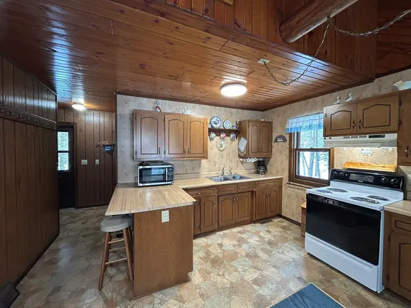 $459,900 | 14946 North Sunrise Court, Mountain, WI 54149