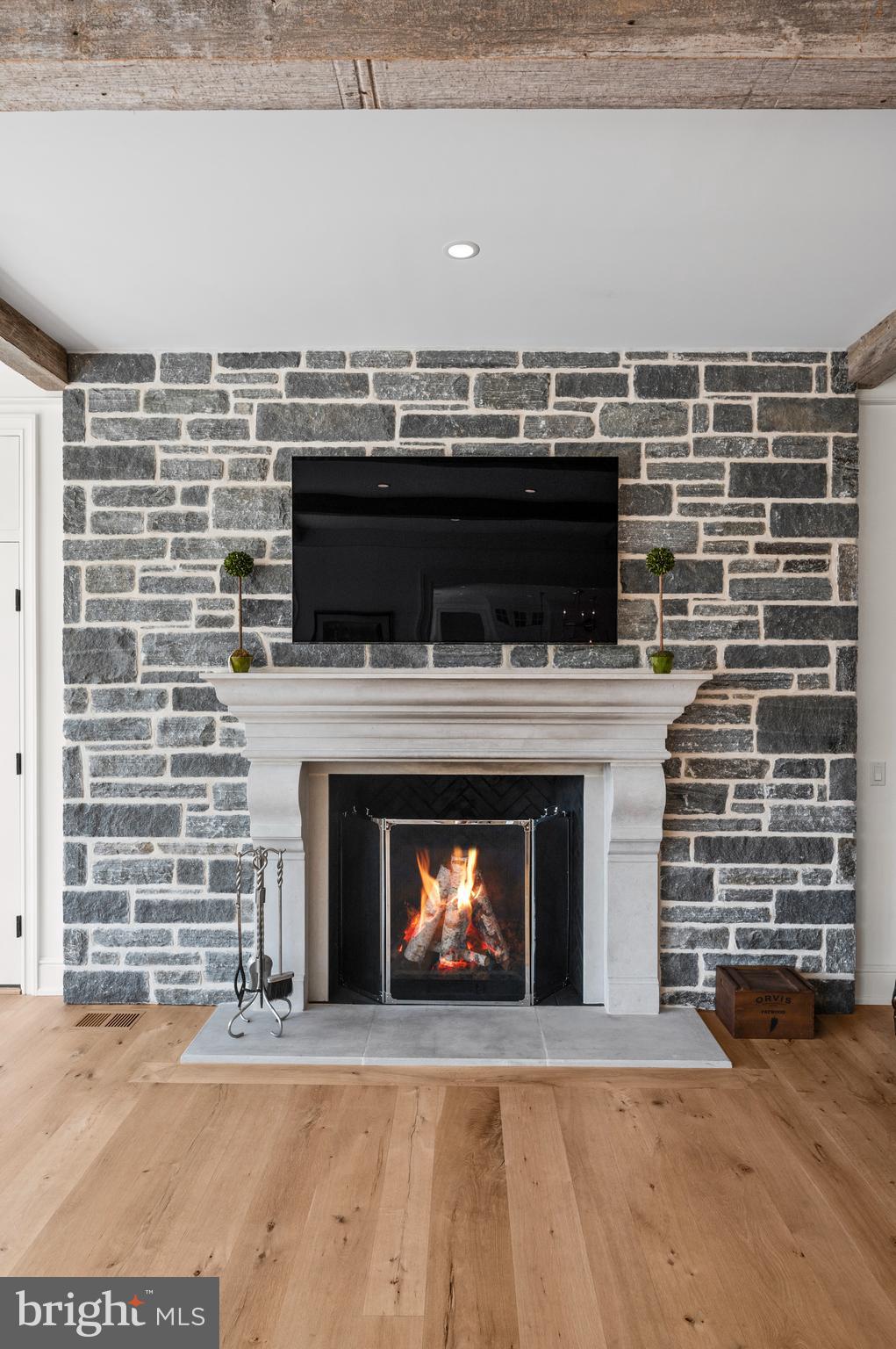 4 Ayrshire Drive Villanova, PA 19085 - Photo 20 of 96 FR Woodburing FP - herringbone brick, limestone