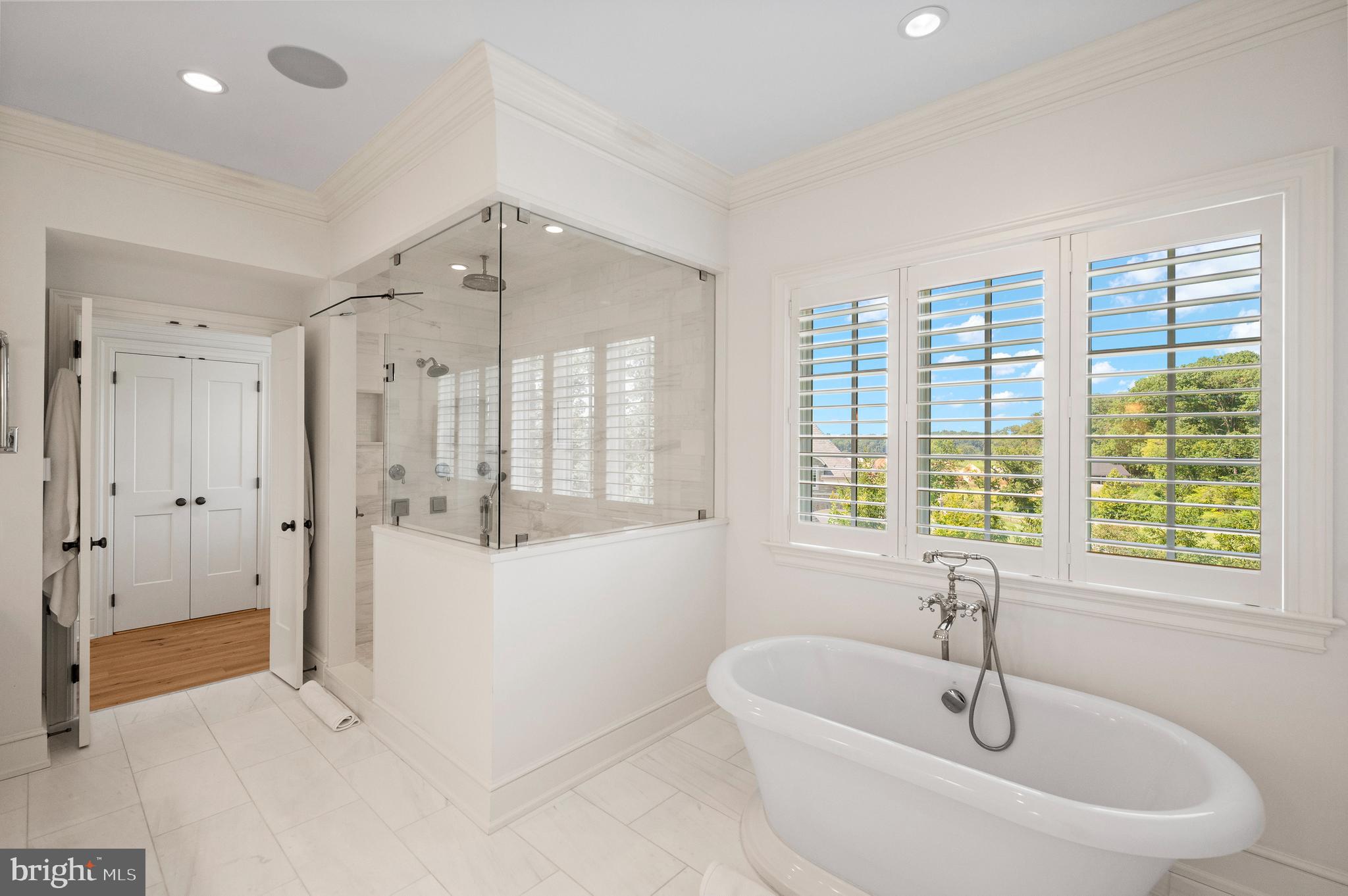 4 Ayrshire Drive Villanova, PA 19085 - Photo 48 of 96 soaking tub