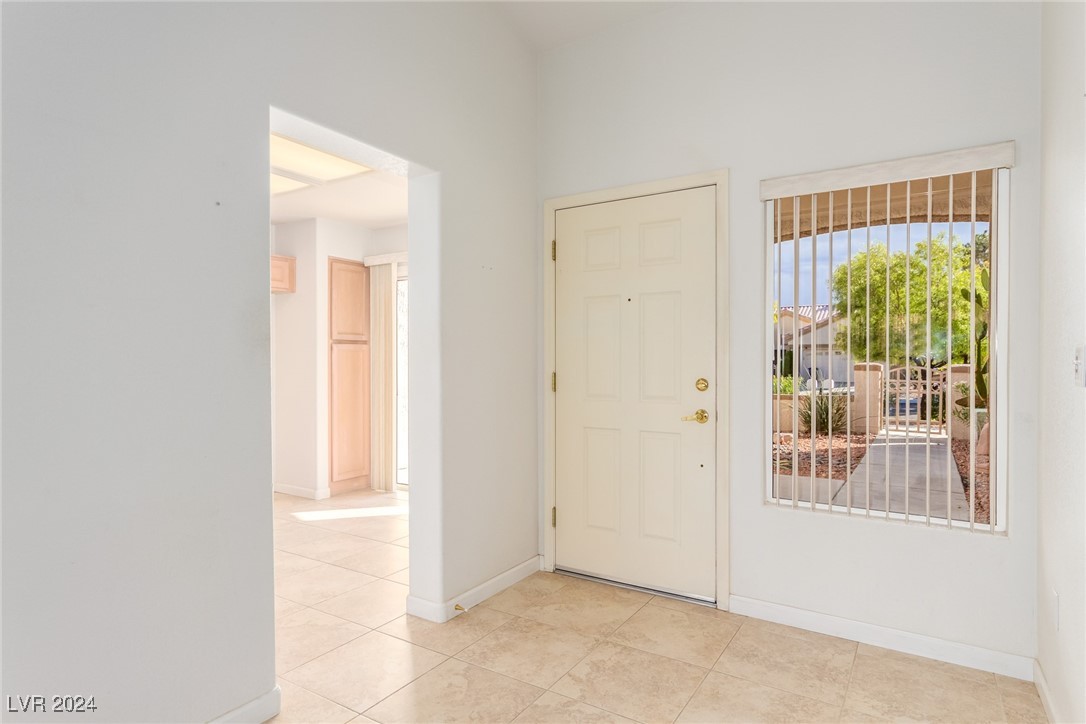 9320 Villa Ridge Drive Las Vegas, NV 89134 - Photo 11 of 60