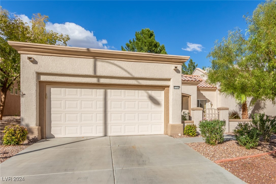 9320 Villa Ridge Drive Las Vegas, NV 89134 - Photo 2 of 60