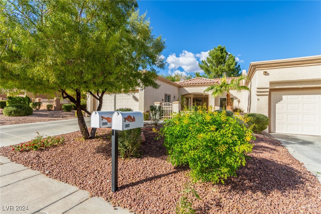 9320 Villa Ridge Drive Las Vegas, NV 89134 - Photo 3 of 60
