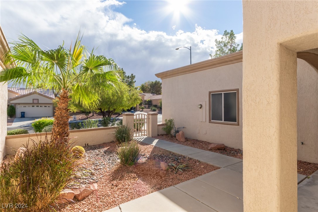 9320 Villa Ridge Drive Las Vegas, NV 89134 - Photo 7 of 60