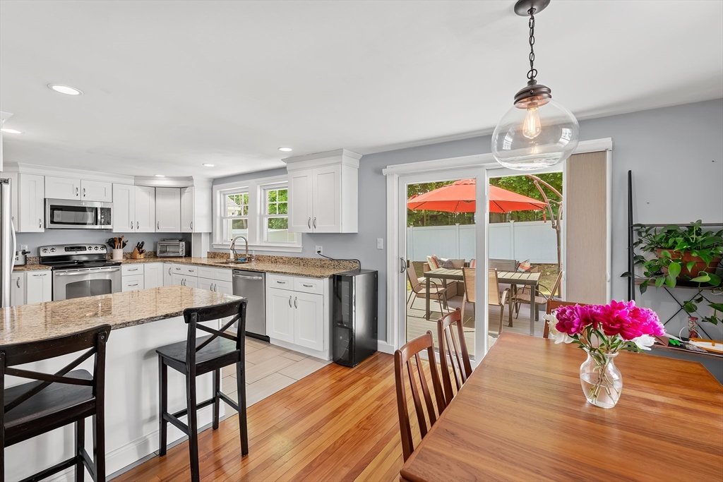 9 Chapman Road Wakefield, MA 01880 - Photo 2 of 34