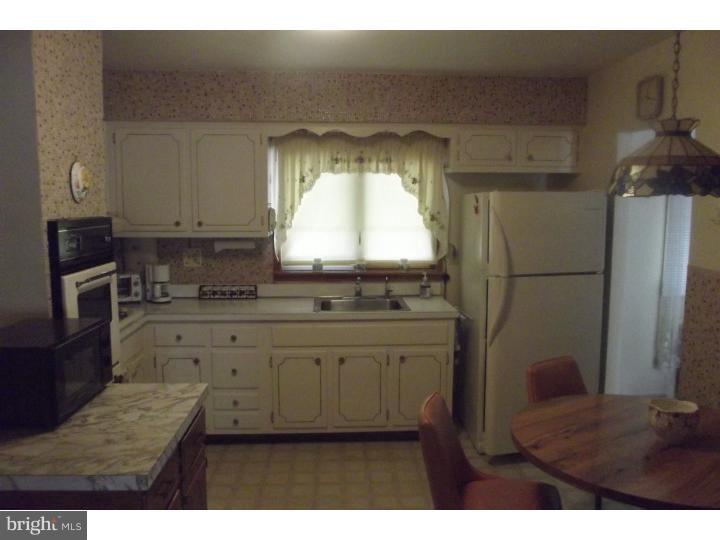 896 Longstreth Road Warminster, PA 18974 - Photo 8 of 9
