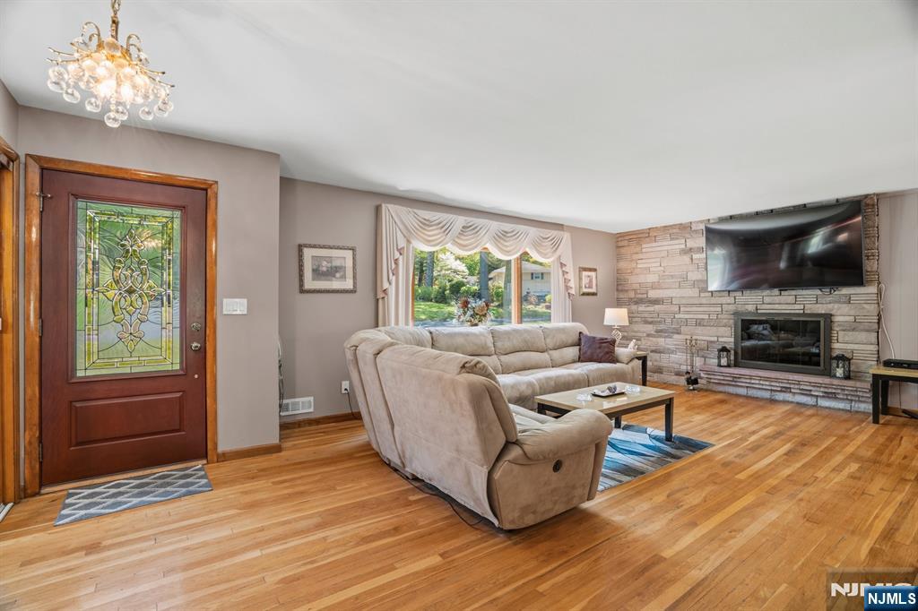 262 Timber Drive Berkeley Heights, NJ 07922 - Photo 15 of 45