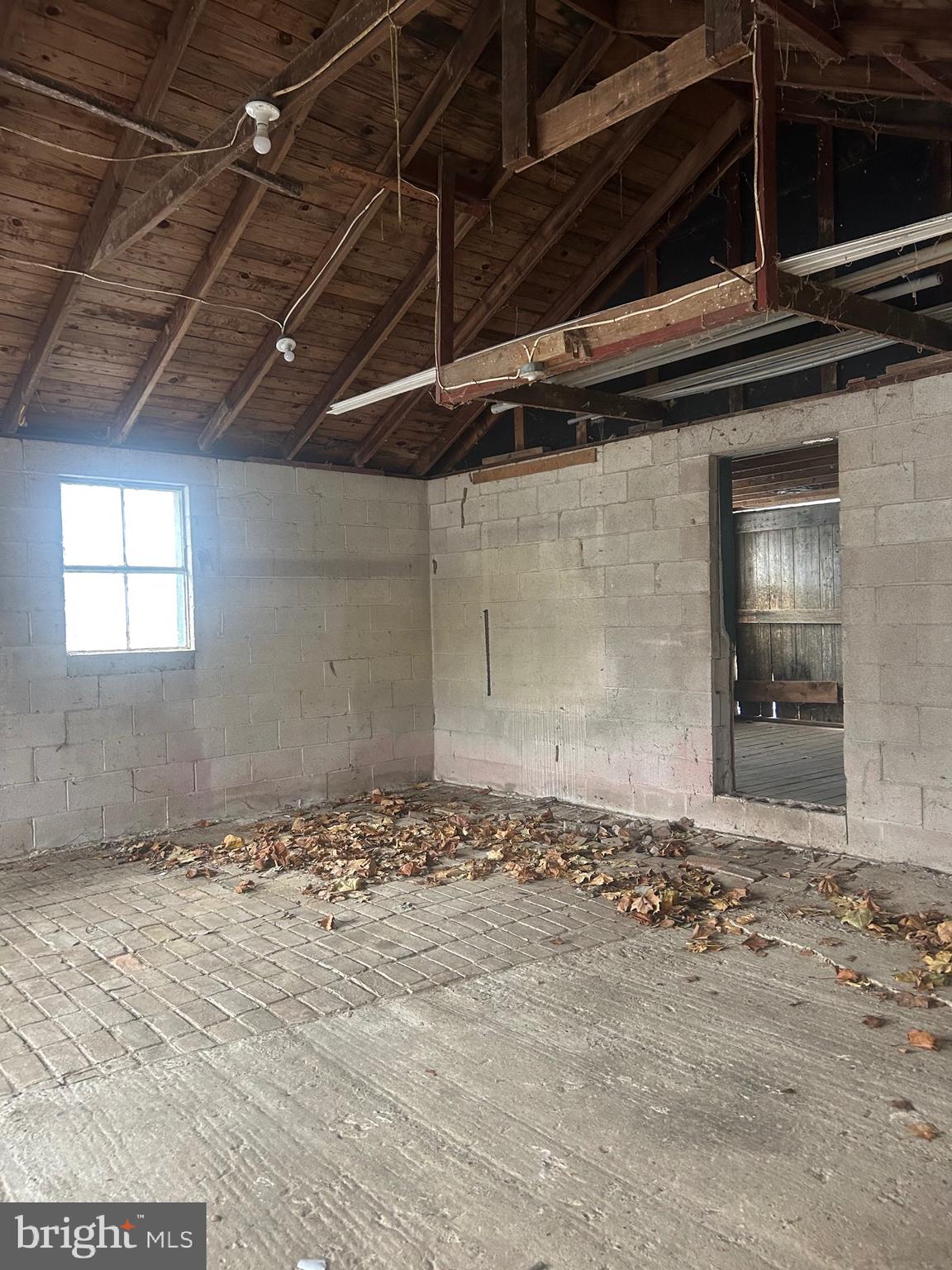 40 North Fileys Road Dillsburg, PA 17019 - Photo 22 of 25 a view of a garage