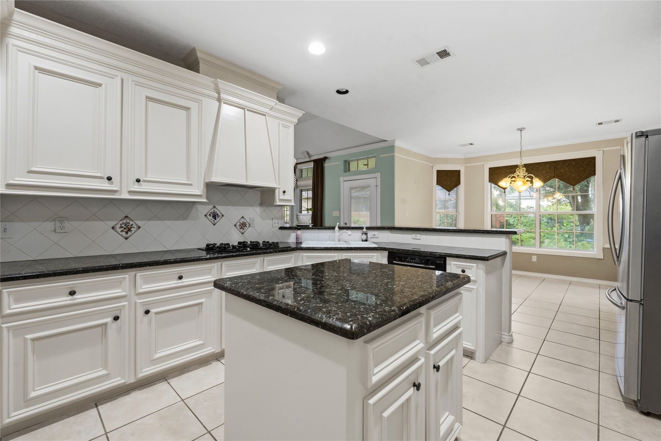 319 Palais Verde Road Montgomery, TX 77356 - Photo 14 of 40 Gallery Image 14