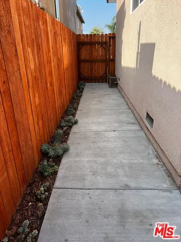 $2,200 | 636 East 87th Street, Los Angeles, CA 90002