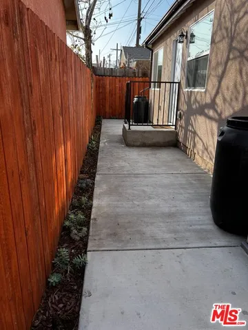 $2,200 | 636 East 87th Street, Los Angeles, CA 90002