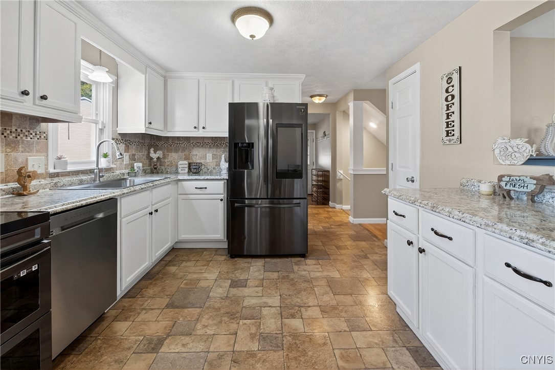 7385 Oak Post Road Clay, NY 13088 - Photo 19 of 50