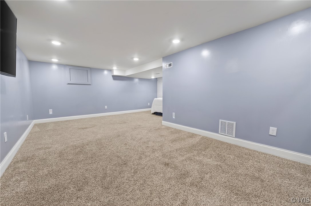 7385 Oak Post Road Clay, NY 13088 - Photo 37 of 50