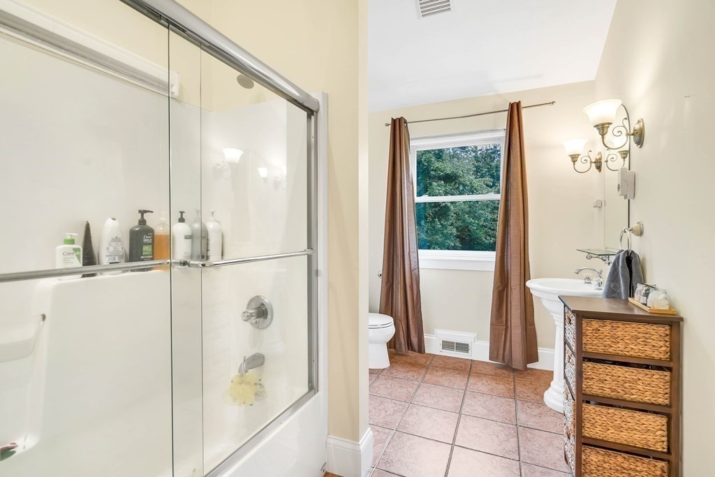 72 Boon Road Stow, MA 01775 - Photo 28 of 40