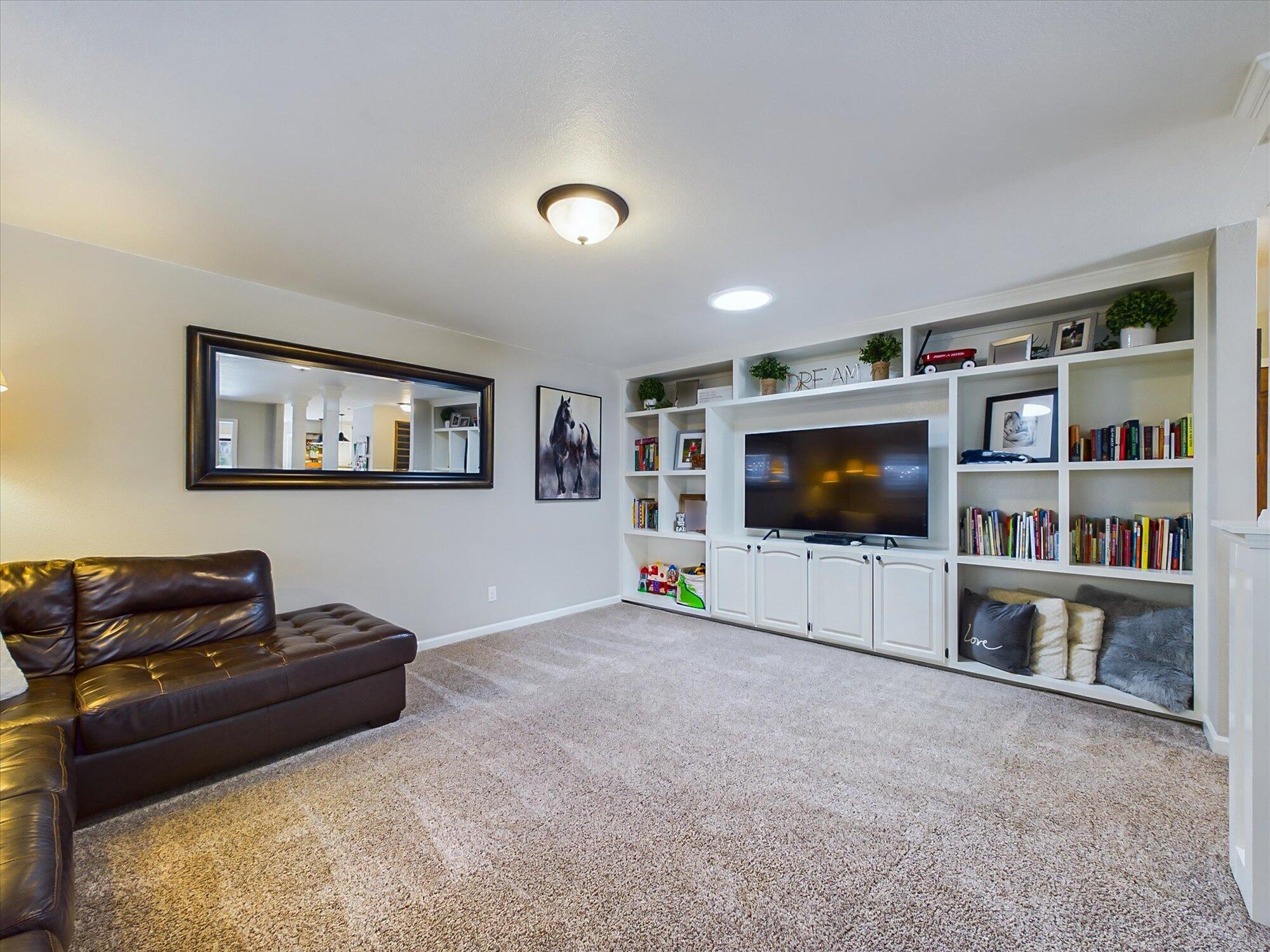 4048 Campton Road Eureka, CA 95503 - Photo 11 of 54