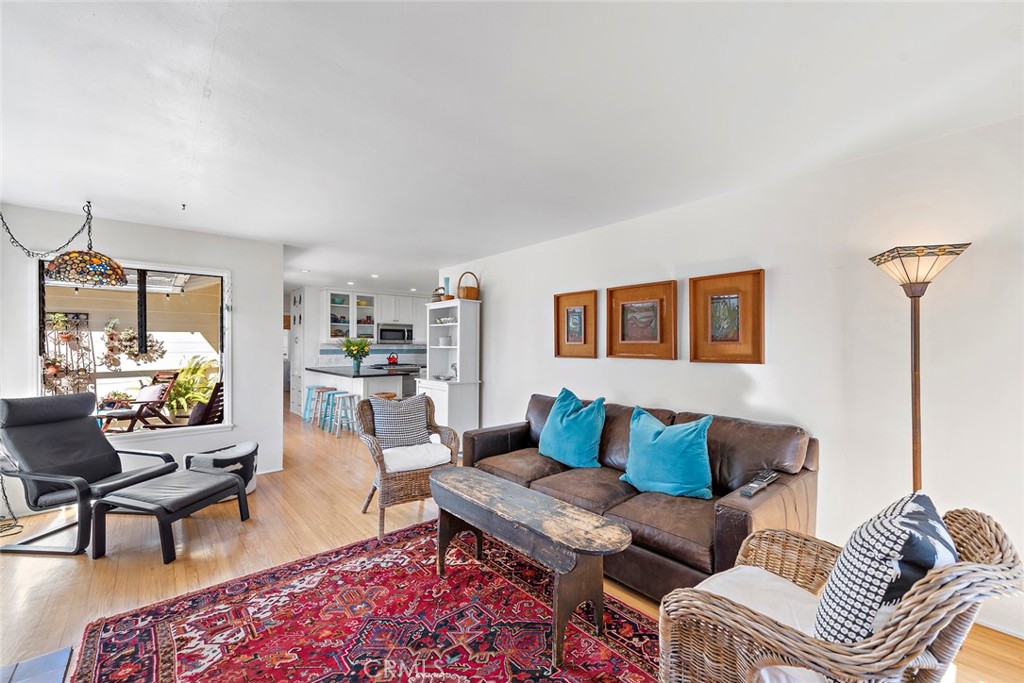 490 Shadow Lane Laguna Beach, CA 92651 - Photo 5 of 18 a living room with furniture and a rug