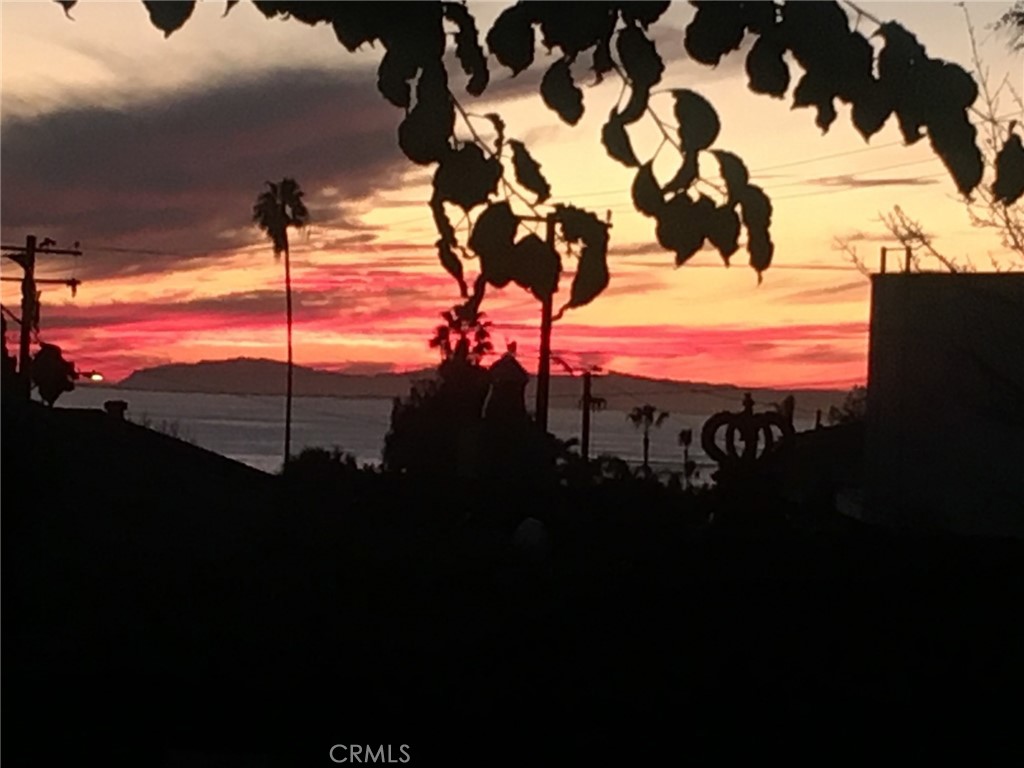 490 Shadow Lane Laguna Beach, CA 92651 - Photo 10 of 18 a view of a terrace