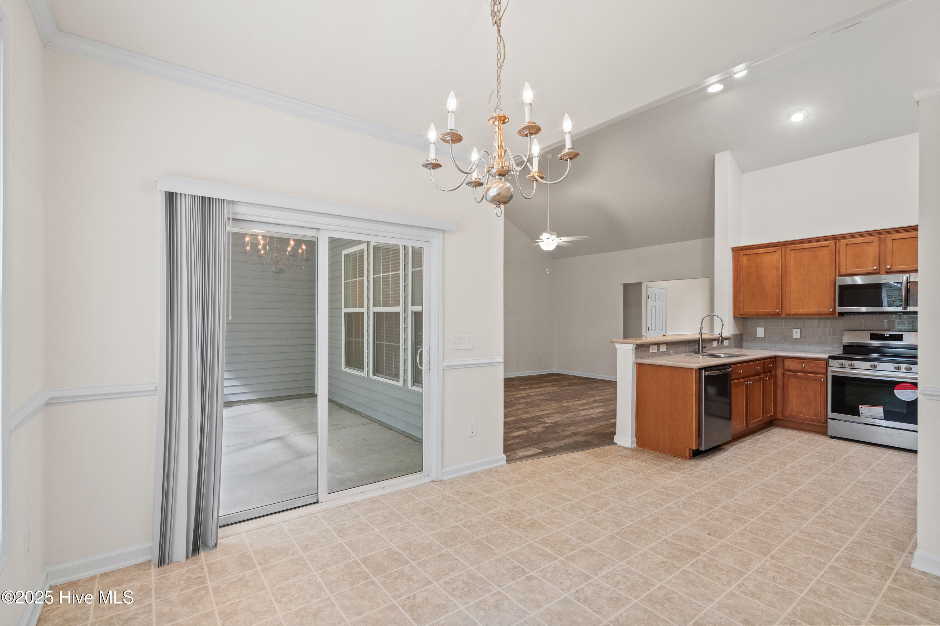 94 Field Planters Circle Calabash, NC 28467 - Photo 11 of 33 94 Field Planters Circle 16