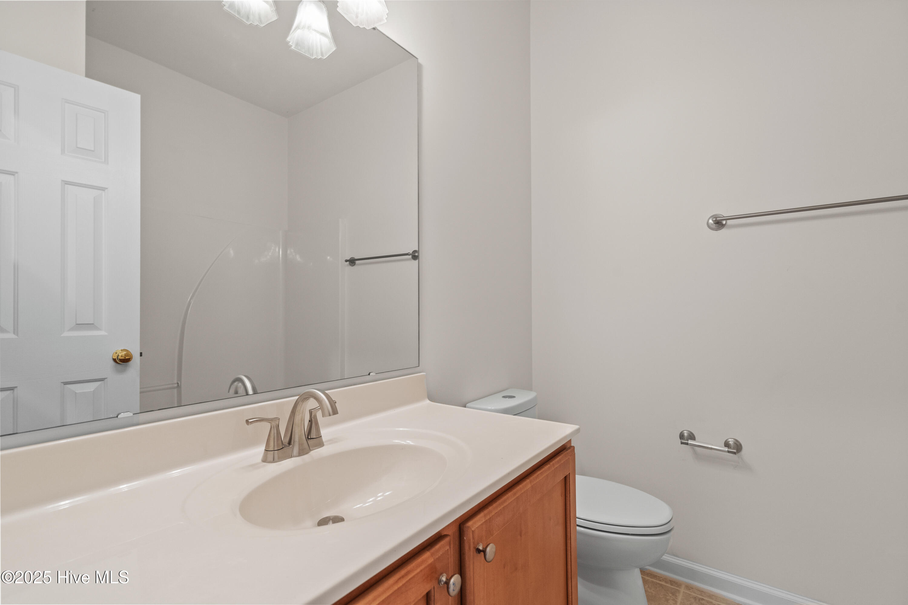 94 Field Planters Circle Calabash, NC 28467 - Photo 26 of 33 Guest Bathroom