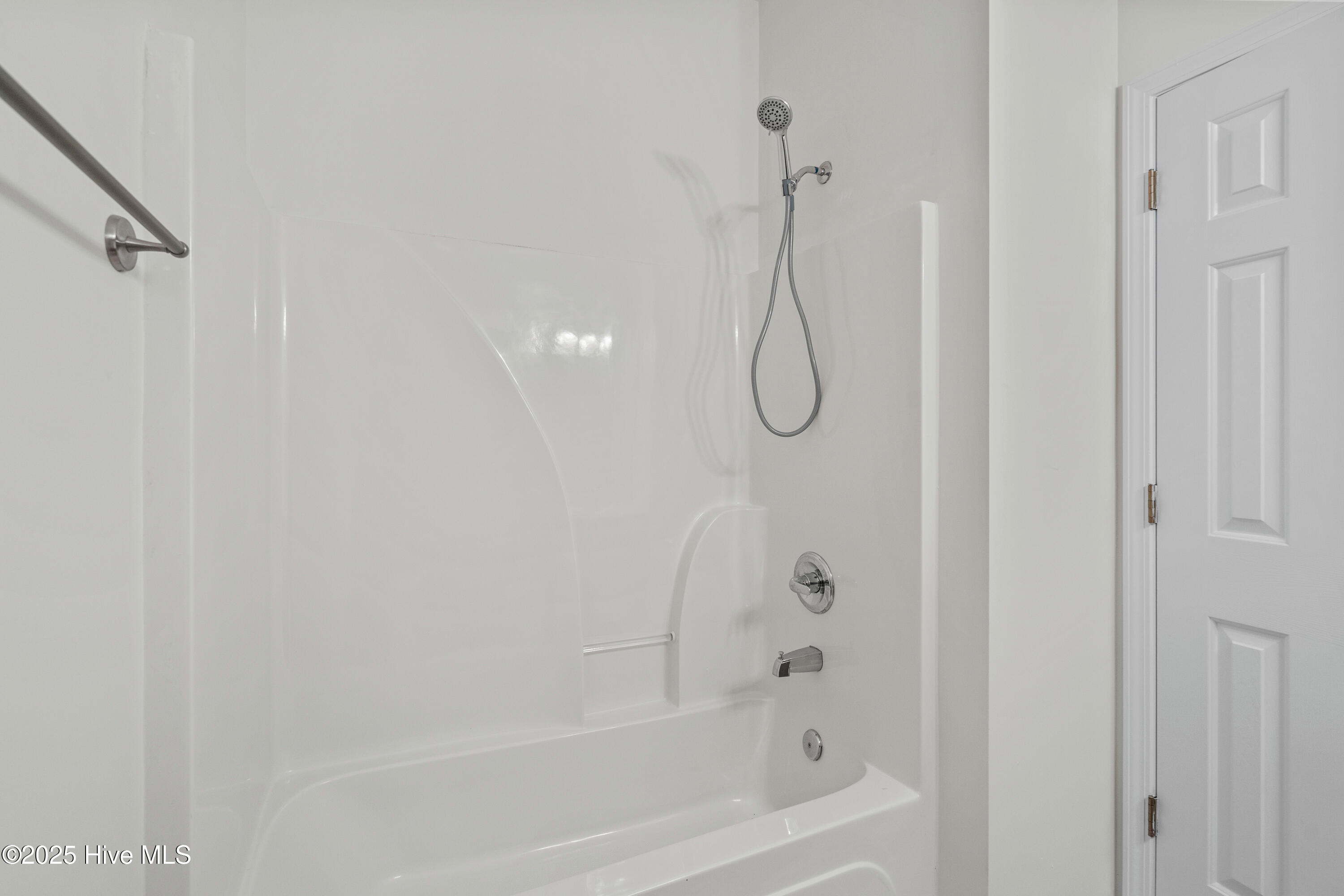 94 Field Planters Circle Calabash, NC 28467 - Photo 27 of 33 Guest Bathroom