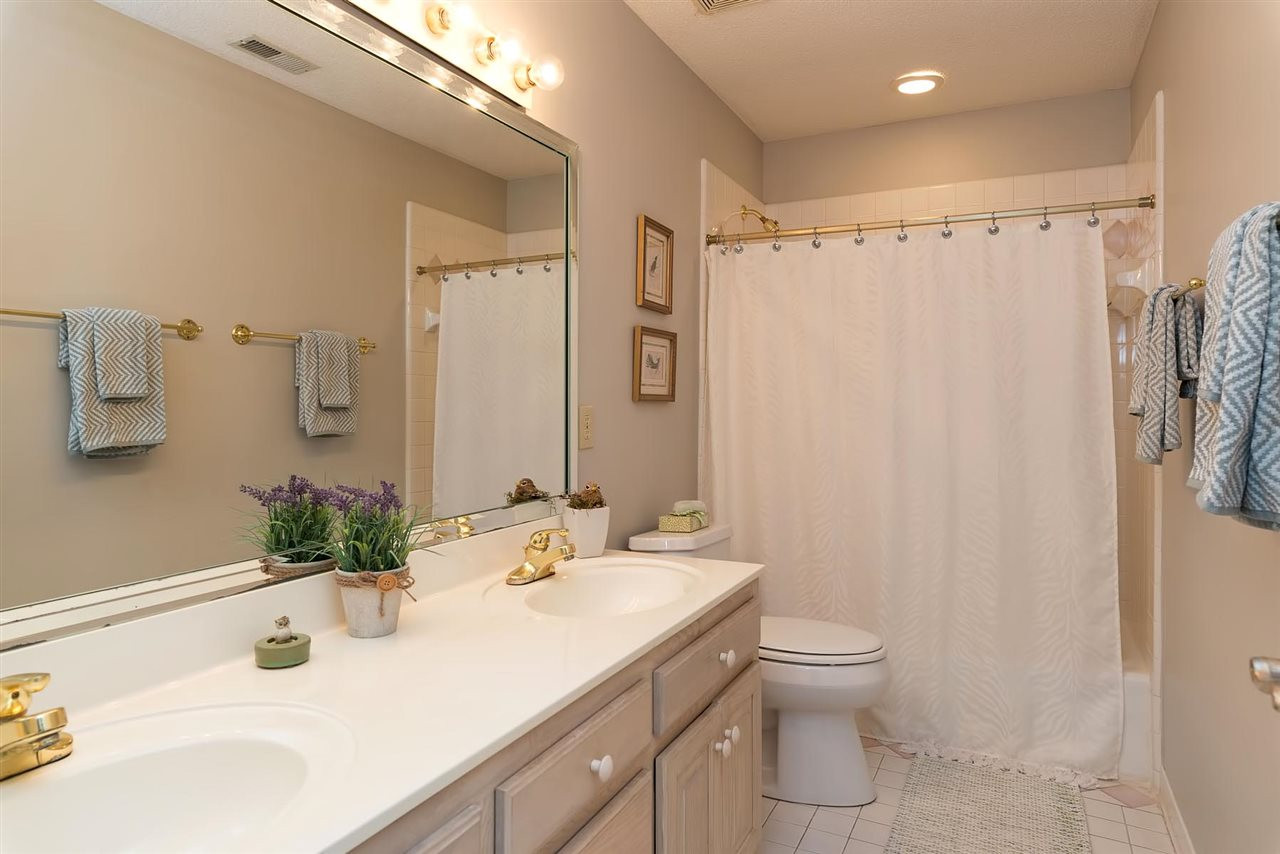 8816 Ross Court Raleigh, NC 27613 - Photo 18 of 25 Guest Bath